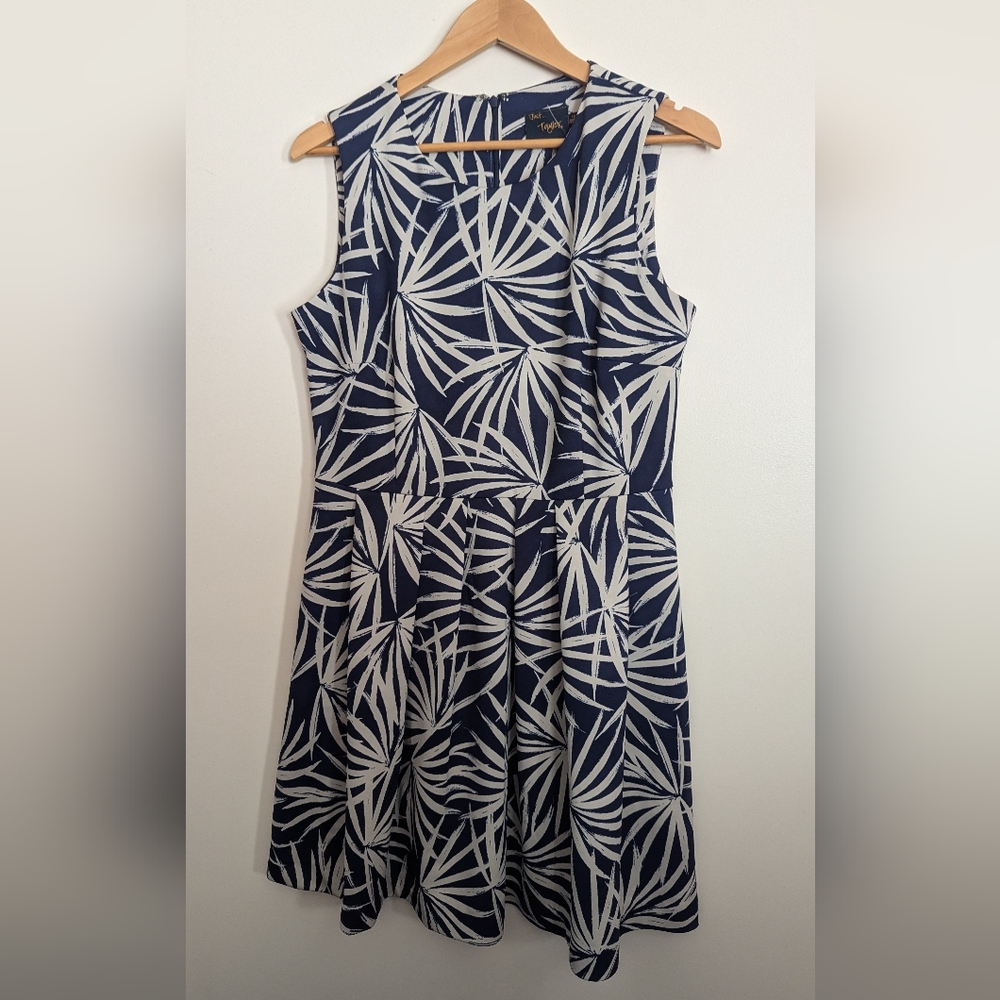 Navy and White Patterned Sleeveless Dress